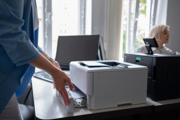Wynajem kserokopiarek i drukarek – kiedy się opłaca