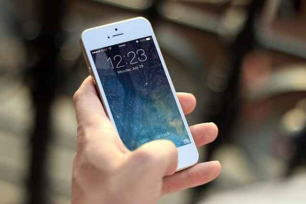 Wybór serwisu telefonów: weryfikacja i przygotowanie